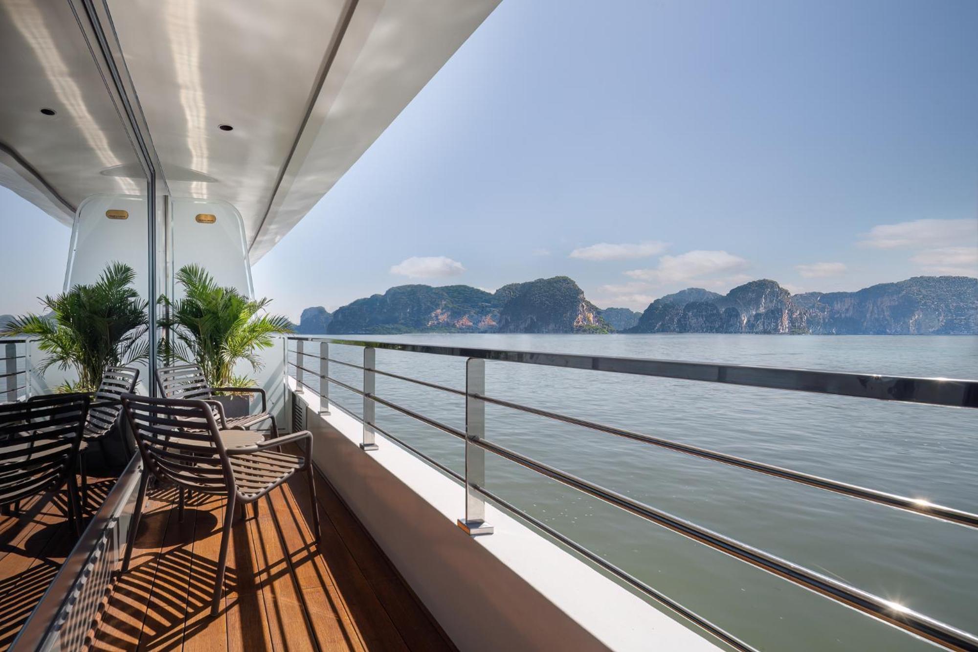 Отель Grand Pioneers Halong Bay Cruise 1 Халонг Экстерьер фото